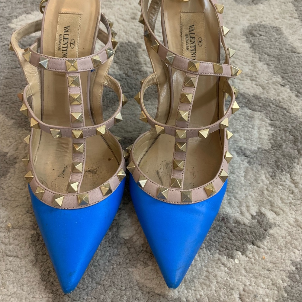 Valentino Rockstud Pumps